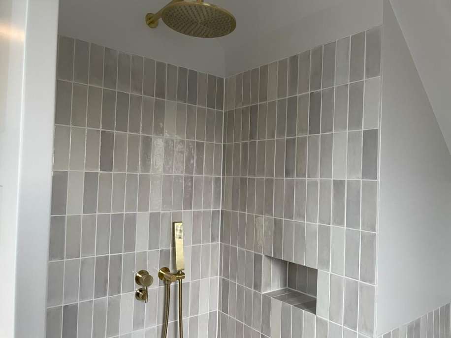 elegant shower tiling