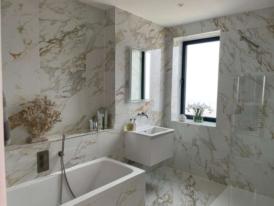 modern luxury bathroom