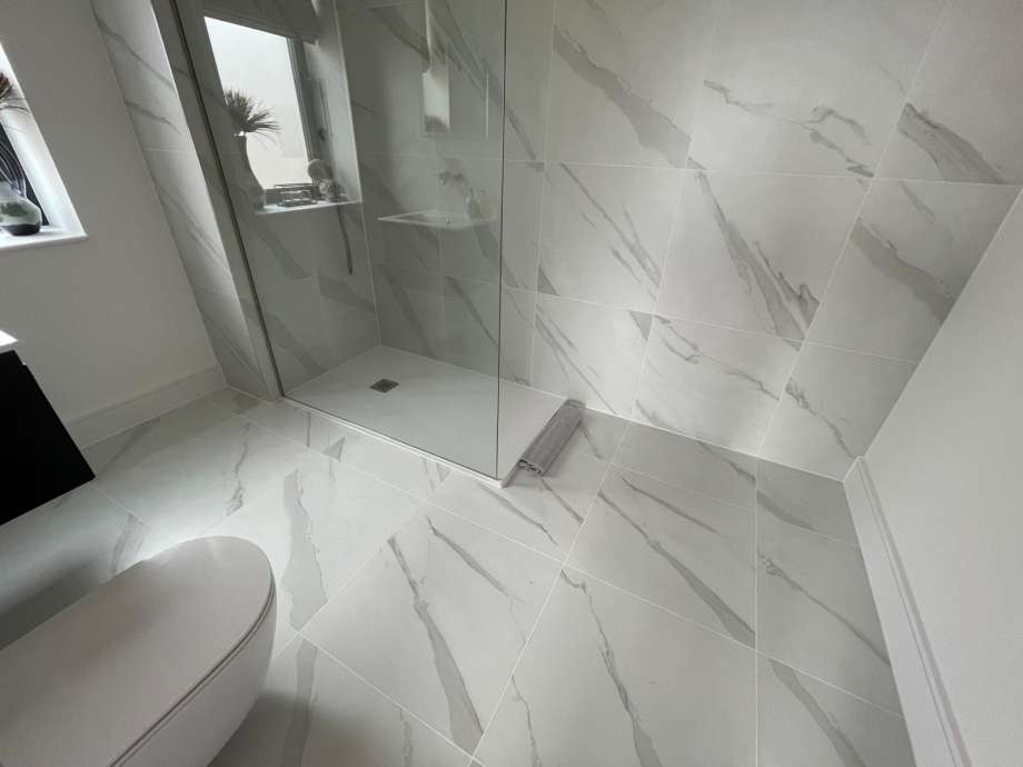 shower tiling installation